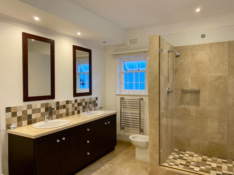 5 Bedroom Property for Sale in Constantia Western Cape